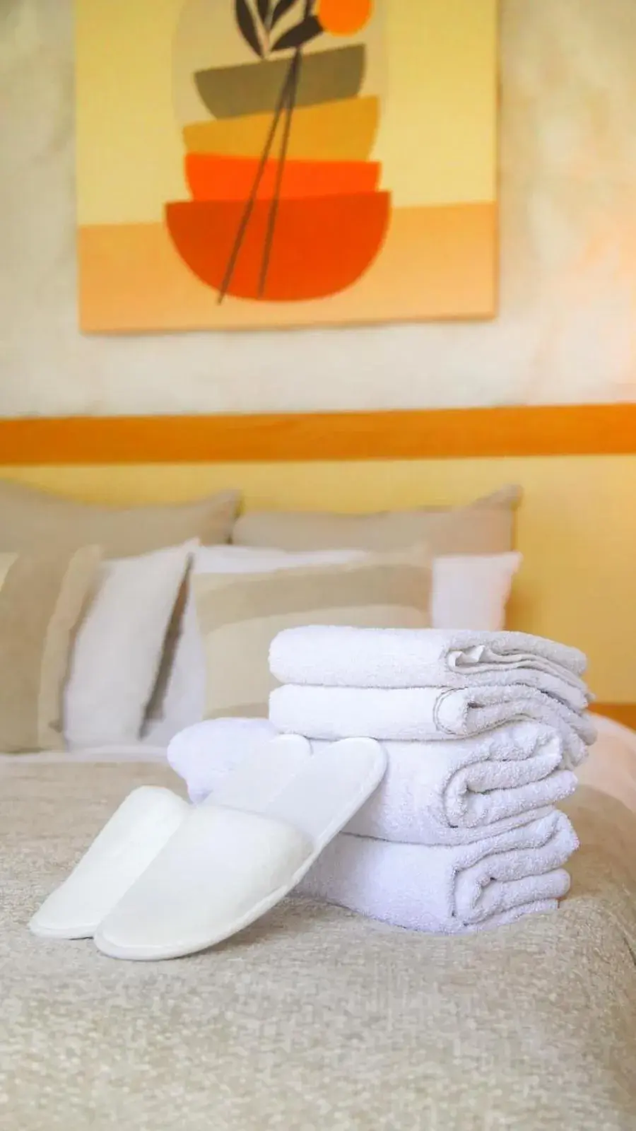 towels, Bed in Huzurla otel